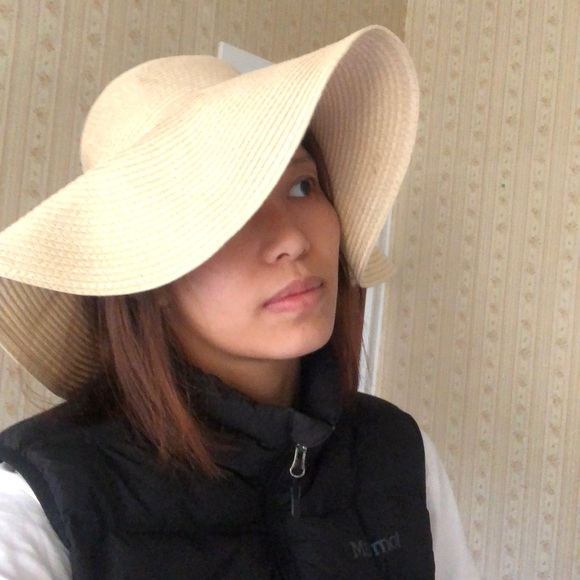 Beach/summer straw hat - Picture 1 of 4